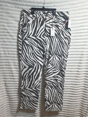 0261 Good American Black and White Zebra Print Chinos